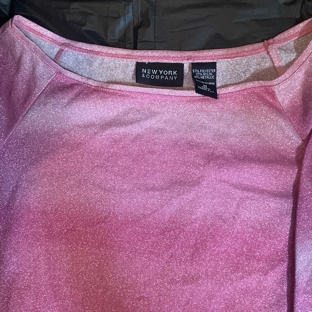 NEW YORK & COMPANY —MEDIUM— PINK METALLIC SHIMMERY SPARKLE POLYESTER NYLON SHIRT